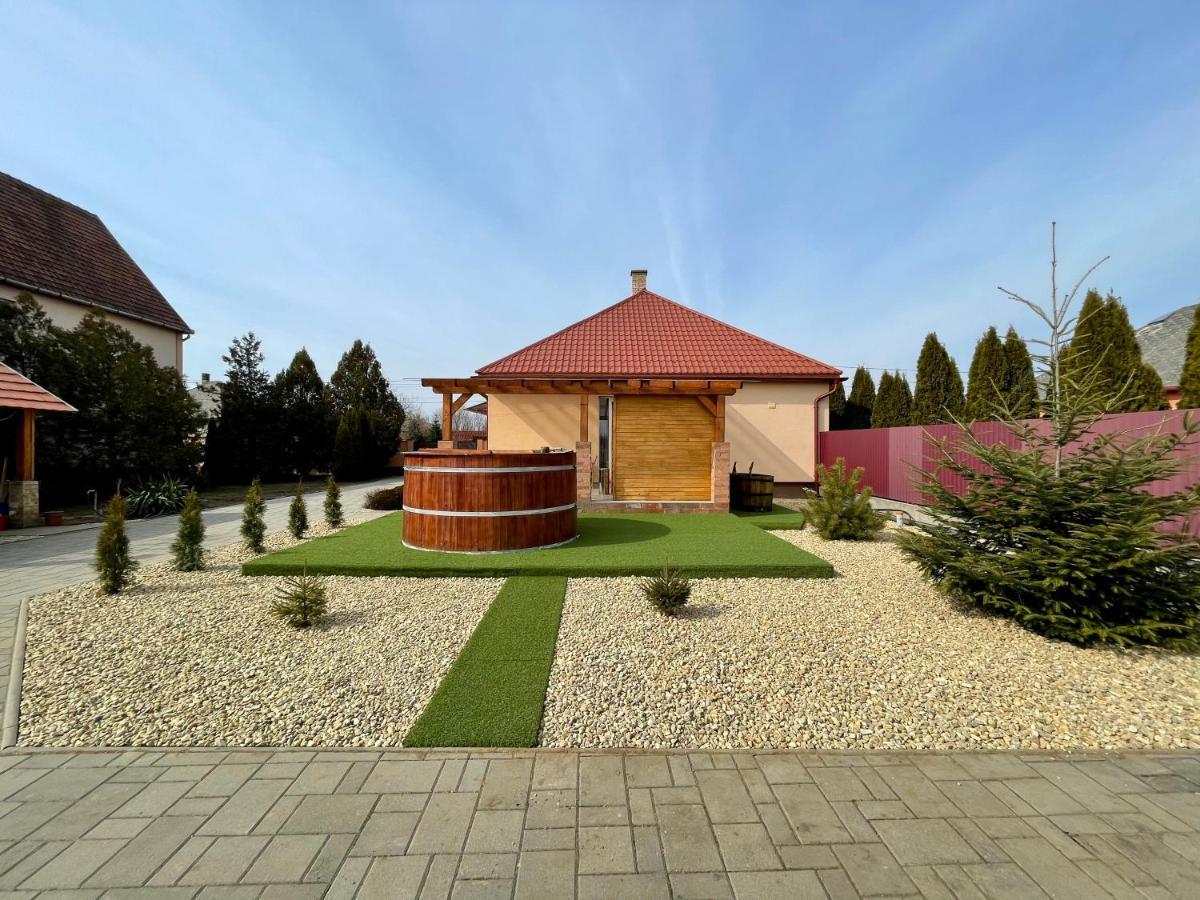 Halvány Vendégház Vásárosnamény Exterior foto
