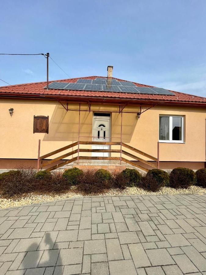 Halvány Vendégház Vásárosnamény Exterior foto